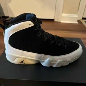 Air Jordan 9 Retro size 9